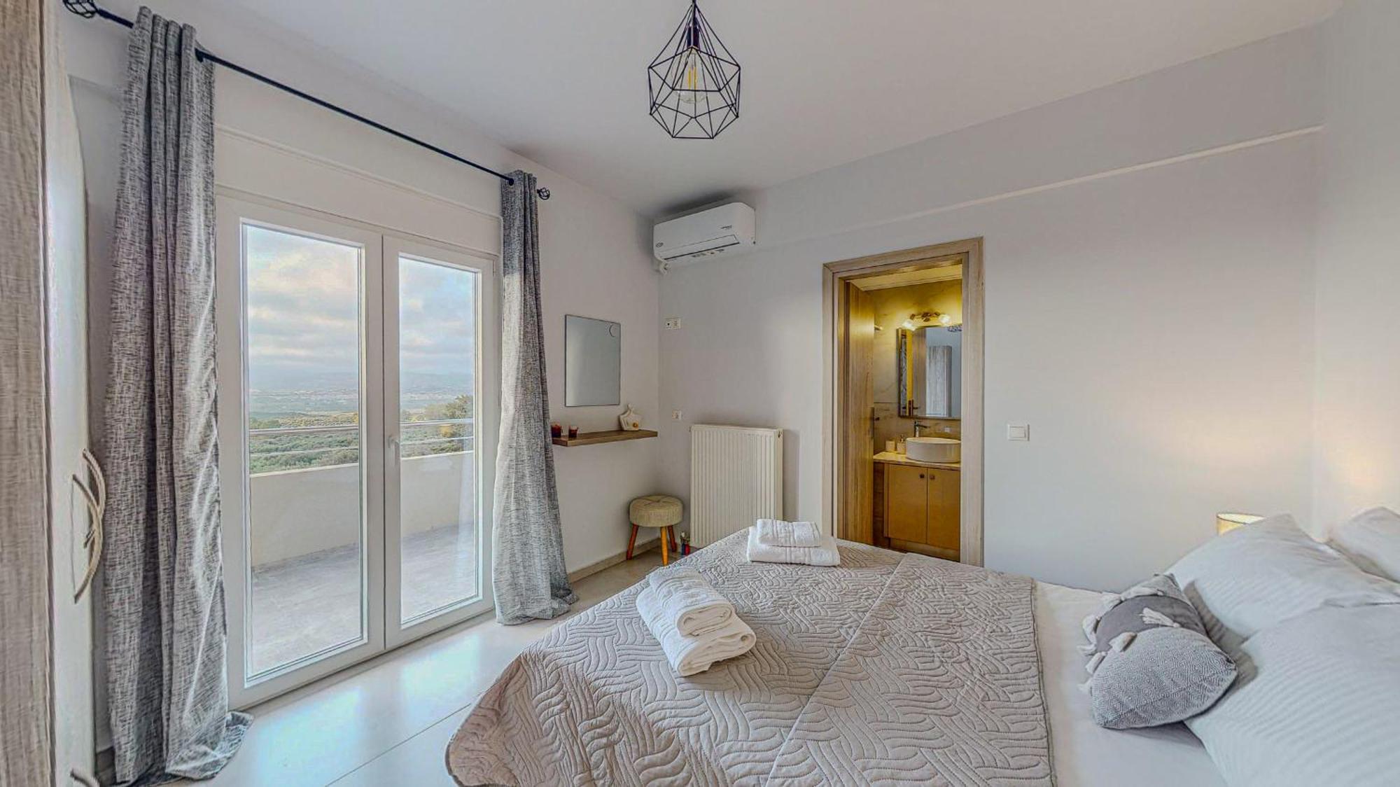 Leonidas Family 1 Apartment