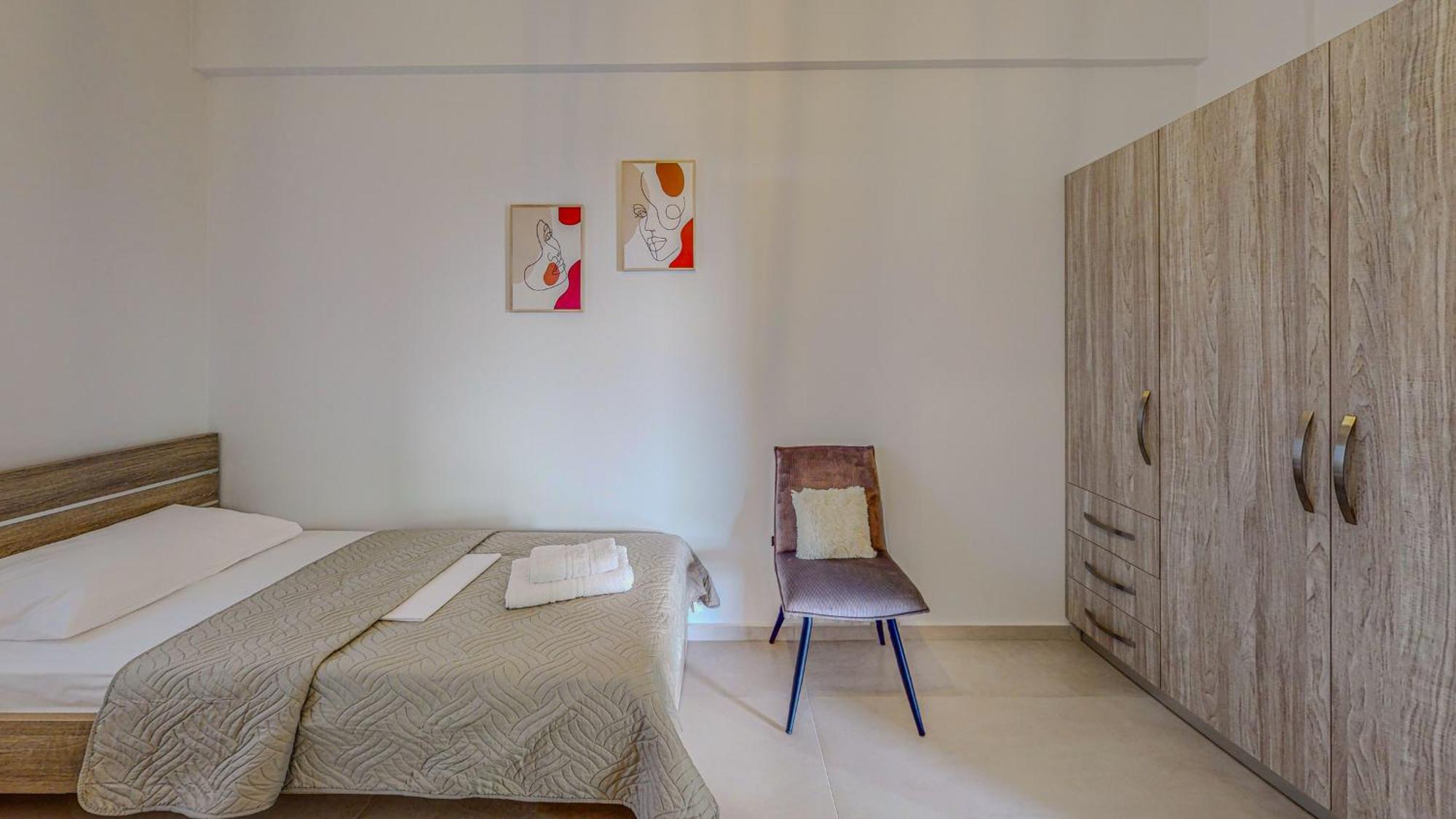 Leonidas Family 1 Apartment
